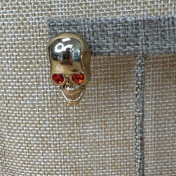 Gold Skull Earrings With Orange Heart-Shaped Eyes For Pierced Halloween & Fall - Picture 7 of 8